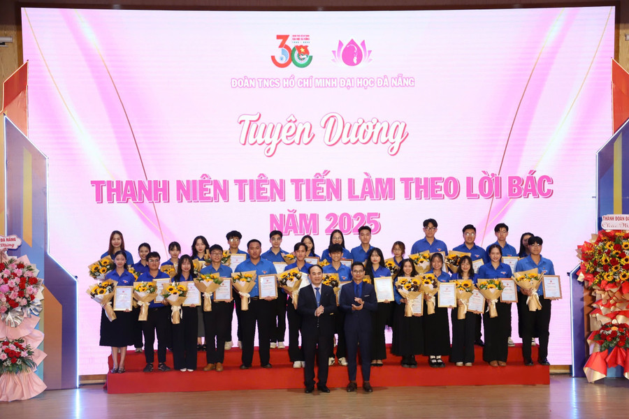 Đà Nẵng tuyên dương thanh niên tiên tiến làm theo lời Bác. 