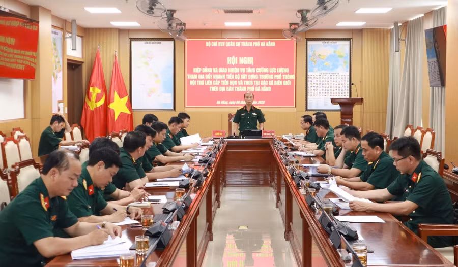 Bộ Chỉ huy Quân sự TP Đà Nẵng tổ chức hội nghị giao nhiệm vụ. 