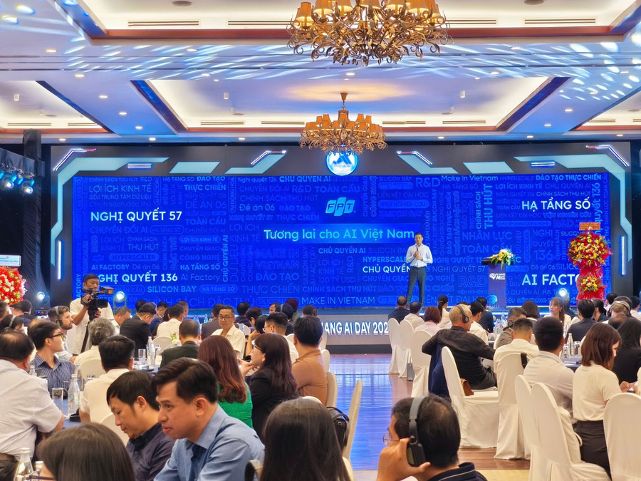 Các chuyên gia, nhà tư vấn nhằm lắng nghe, chia sẻ và đóng góp ý kiến, hoàn thiện chính sách và chiến lược phát triển AI của Đà Nẵng. 383cc54cb0df02815bce16.jpg