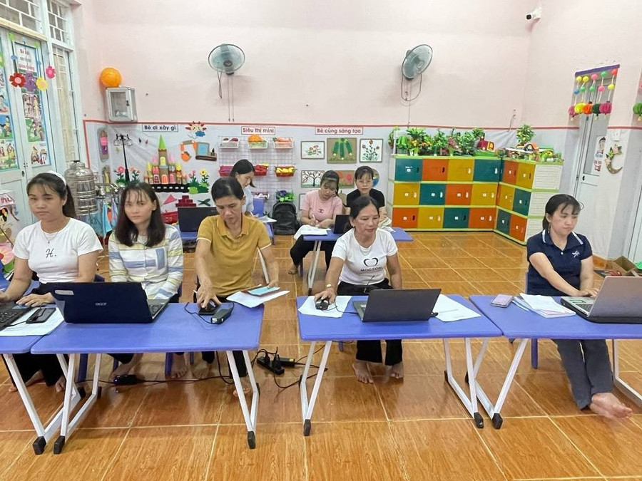 Trường Mẫu giáo Tiên Cẩm (xã Sơn Cẩm Hà) tập huấn nâng cao năng lực cho cán bộ quản lý và giáo viên mầm non đáp ứng yêu cầu đổi mới giáo dục. 3-624835.jpg