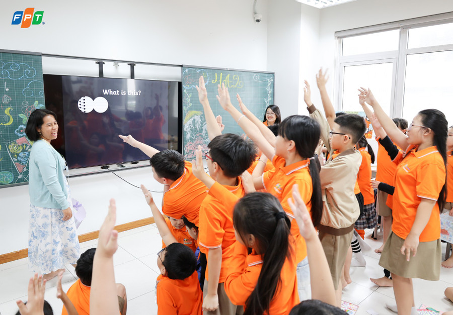 Phụ huynh với tiết dạy kĩ năng tự lập.