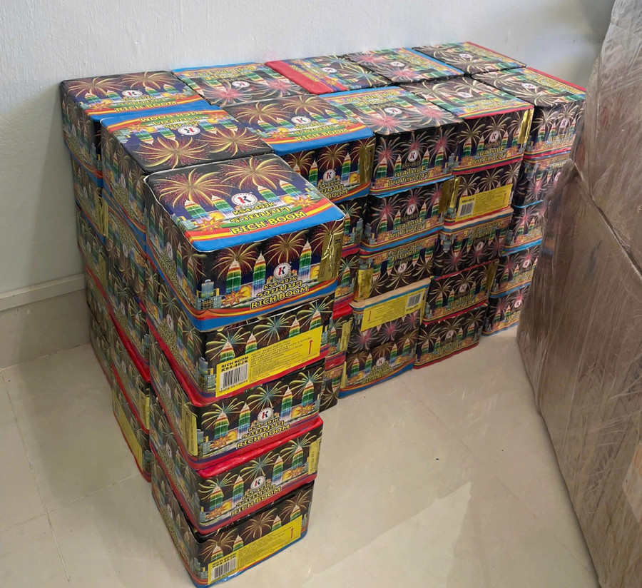 Số pháo Vinh mua về bán kiếm lời. Ảnh: CACC