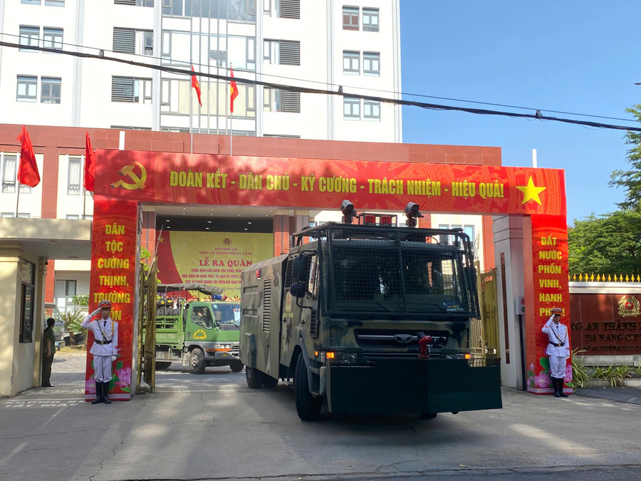 Lực lượng Công an ra quân. ff0ac925b5ff3ca165ee3.jpg