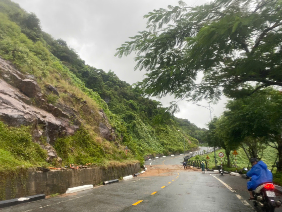 Đường lên bán đảo Sơn Trà. 