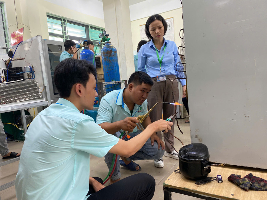 Trường Cao đẳng Đà Nẵng cung cấp nguồn nhân lực chất lượng cao, đáp ứng yêu cầu hội nhập quốc tế. 5e95f26e9e03175d4e123.jpg