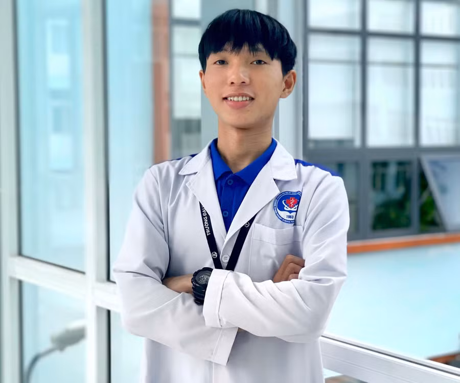 Nam sinh Nguyễn Cửu Minh Quân. 