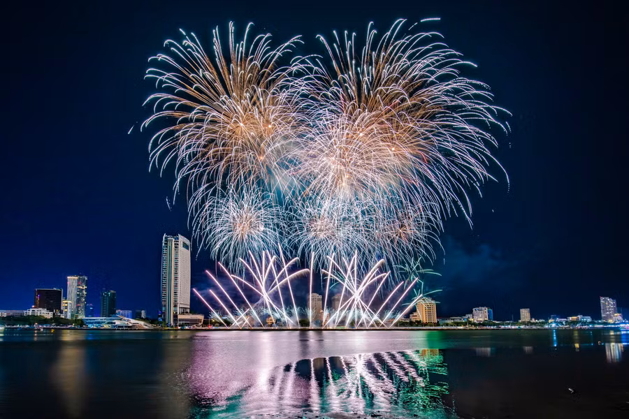 Màn trình diễn đầy ấn tượng tại Lễ hội pháo hoa quốc tế Đà Nẵng (DIFF 2025). 