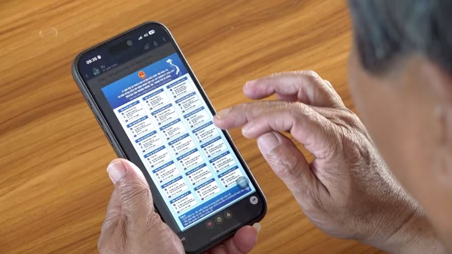 Phường Hương Trà (TP Đà Nẵng) ứng dụng công nghệ số và từng bước đưa trí tuệ nhân tạo (AI) hỗ trợ công tác chuẩn bị cho ngày bầu cử.