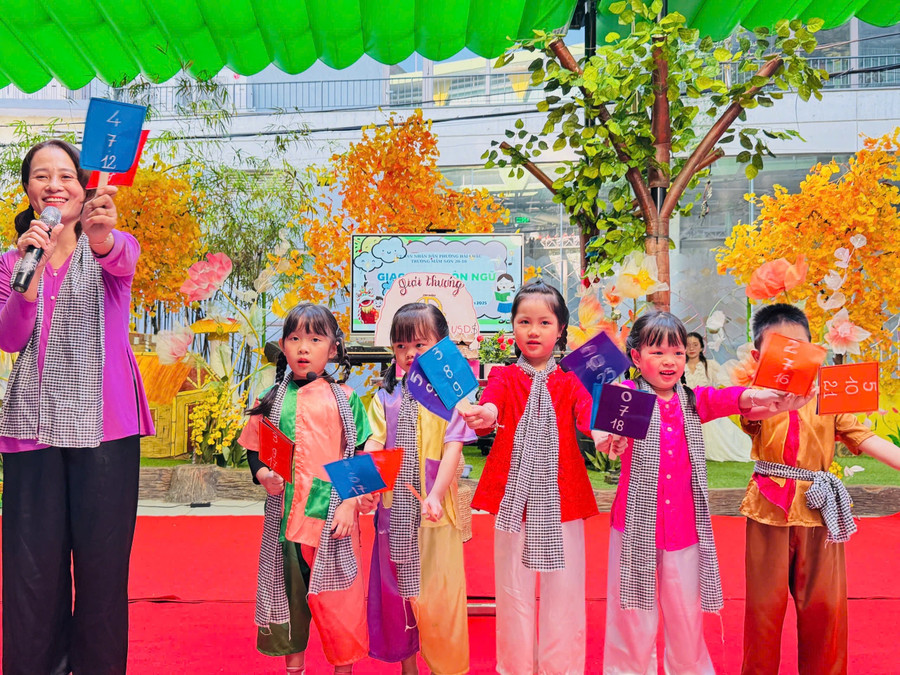 Trường Mầm non 20-10 tổ chức các hoạt động cho trẻ.