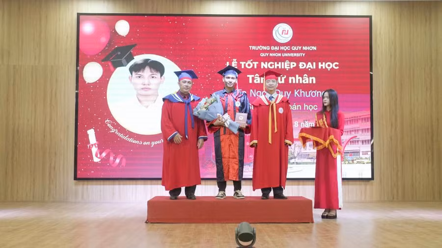 2024.8.1.Le tot nghiep DHCQ - HT A (62).jpg