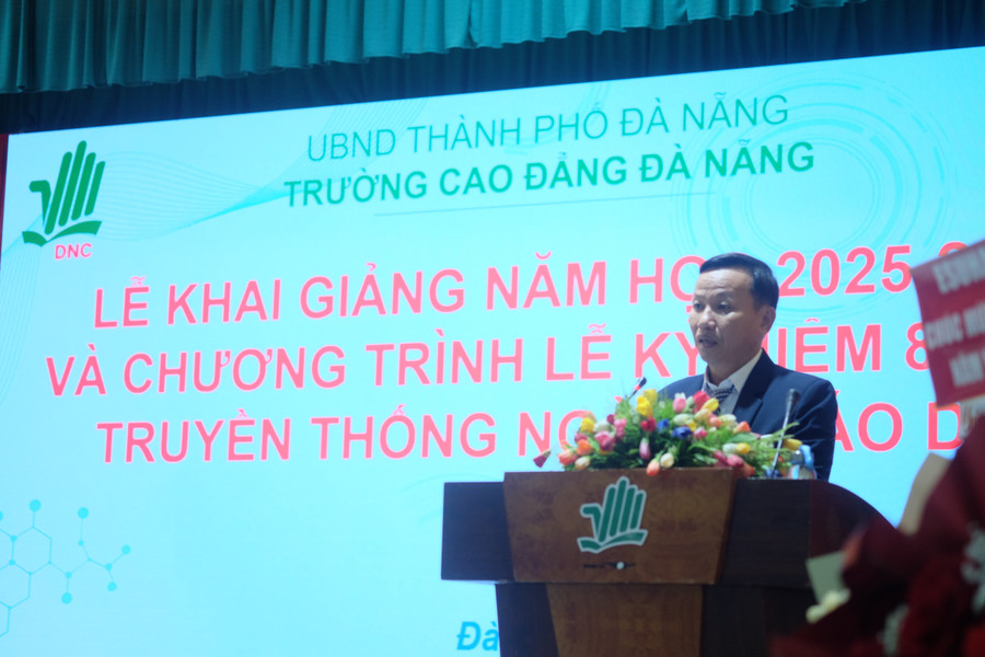 Ông Hồ Viết Hà - Hiệu trưởng Trường Cao đẳng Đà Nẵng. dscf4309.jpg