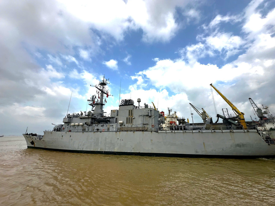 Tàu tuần dương Prairial của Hải quân Pháp.