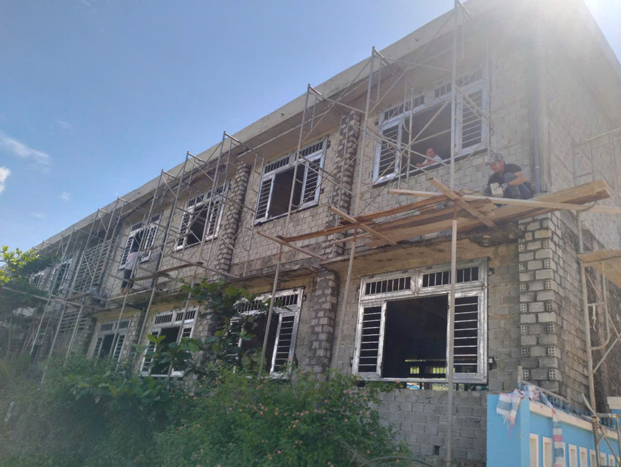 Khối phòng học và khối nhà ở bán trú cho học sinh Trường phổ thông dân tộc bán trú THCS Nguyễn Bỉnh Khiêm. giam-ngheo-3.jpg