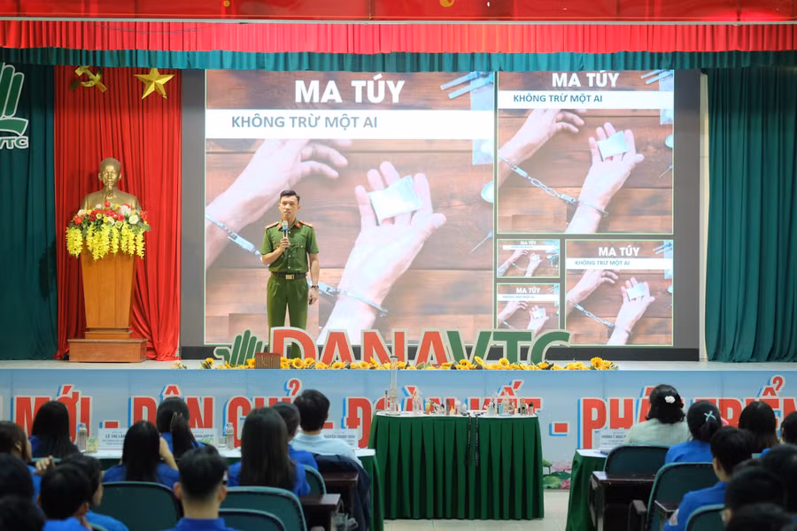 Tuyên truyền phòng, chống ma túy cho học sinh, sinh viên. 