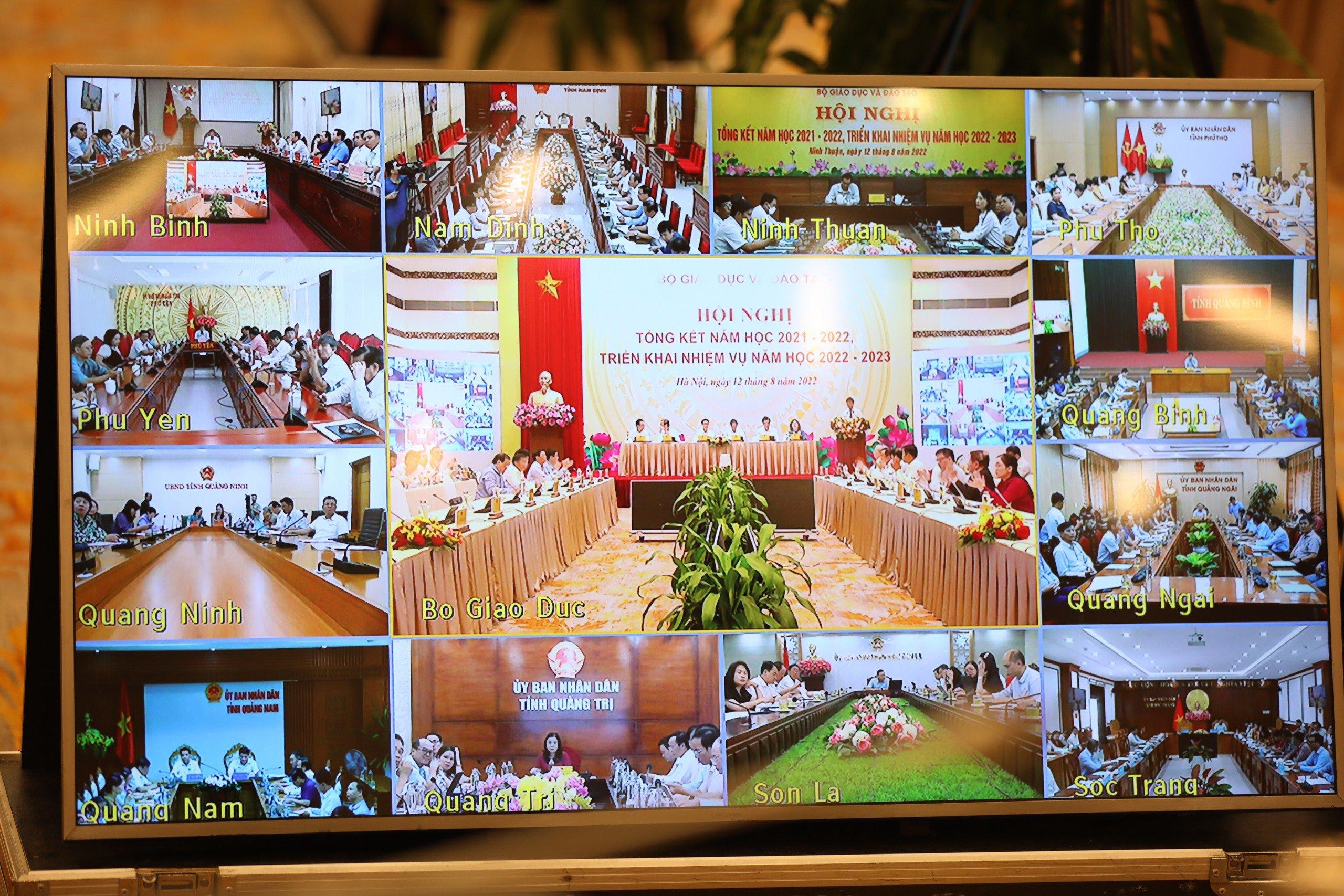 Hội nghị được kết nối trực tuyến với 64 điểm cầu trên cả nước. Hội nghị được kết nối trực tuyến với 64 điểm cầu trên cả nước.