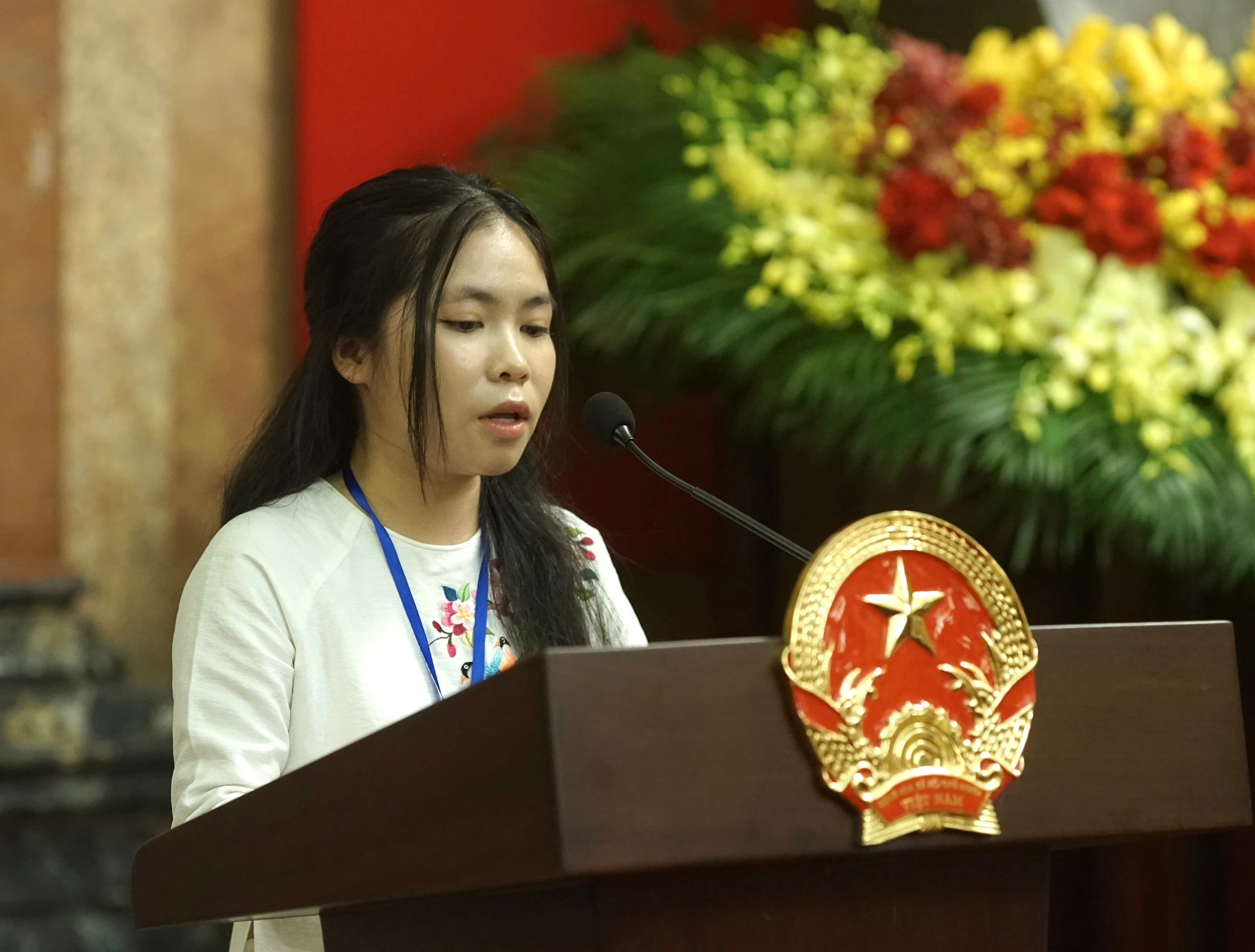 Em Nguyễn Thị Mai Anh, học sinh Trường THPT chuyên Khoa học tự nhiên - Trường ĐH Khoa học tự nhiên (ĐHQG Hà Nội). Em Nguyễn Thị Mai Anh, học sinh Trường THPT chuyên Khoa học tự nhiên - Trường ĐH Khoa học tự nhiên (ĐHQG Hà Nội).