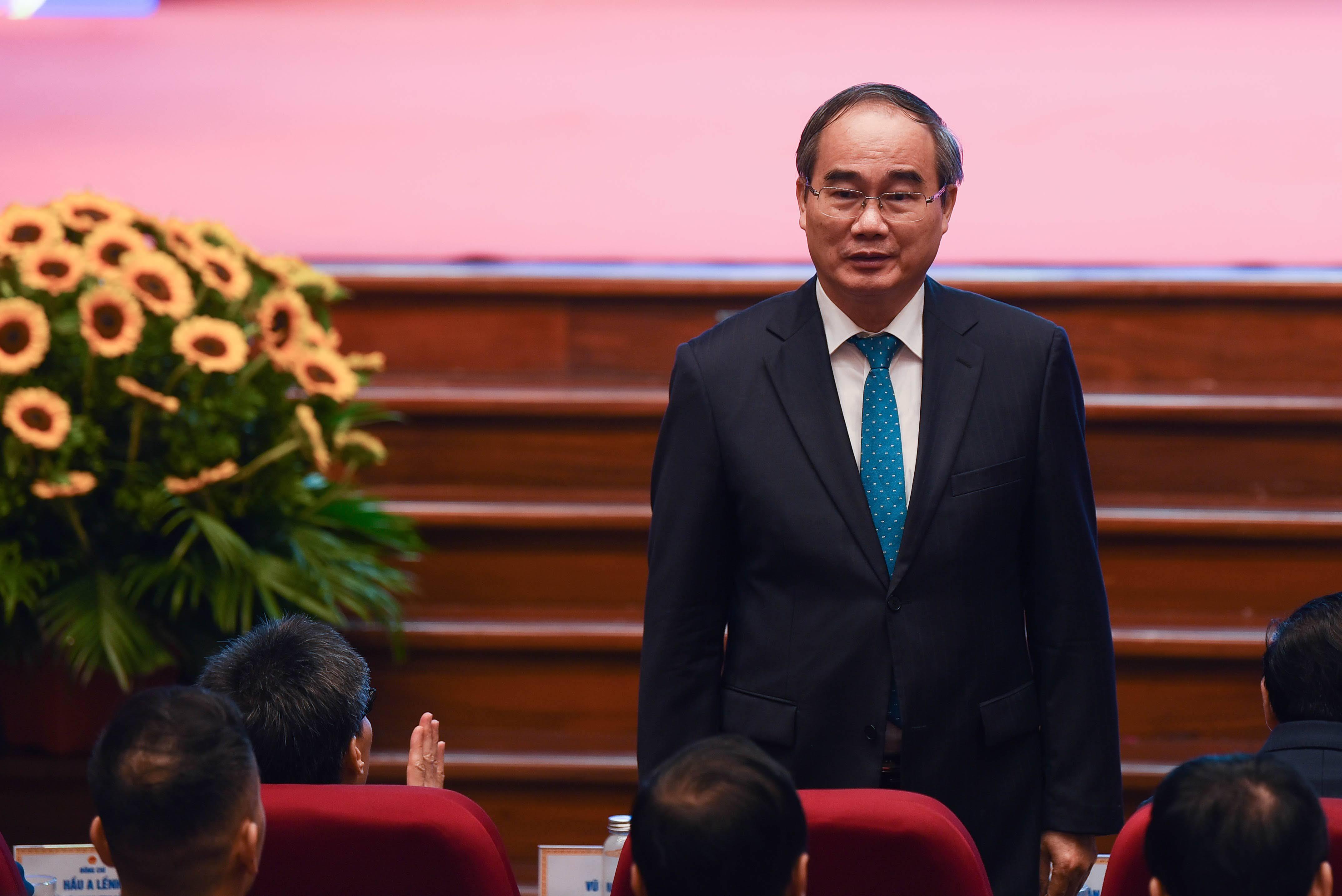 Ông Nguyễn Thiện Nhân - Nguyên Ủy viên Bộ Chính trị, nguyên Bí thư Thành ủy Thành phố Hồ Chí Minh, nguyên Bộ trưởng Bộ GD&ĐT. Ông Nguyễn Thiện Nhân - Nguyên Ủy viên Bộ Chính trị, nguyên Bí thư Thành ủy Thành phố Hồ Chí Minh, nguyên Bộ trưởng Bộ GD&ĐT.