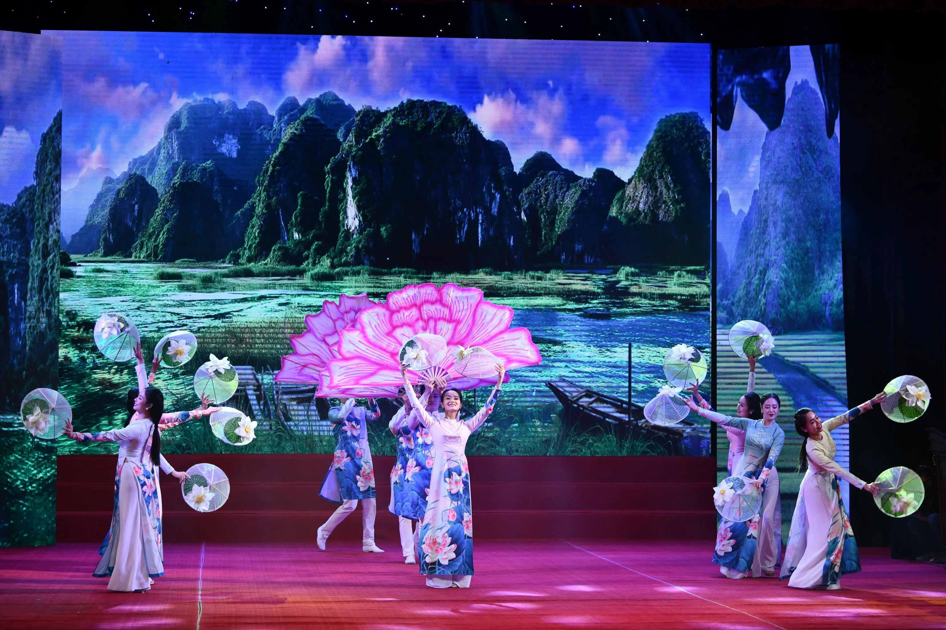 Lễ trao Giải báo chí toàn quốc 'Vì sự nghiệp Giáo dục Việt Nam' năm 2023 ảnh 25