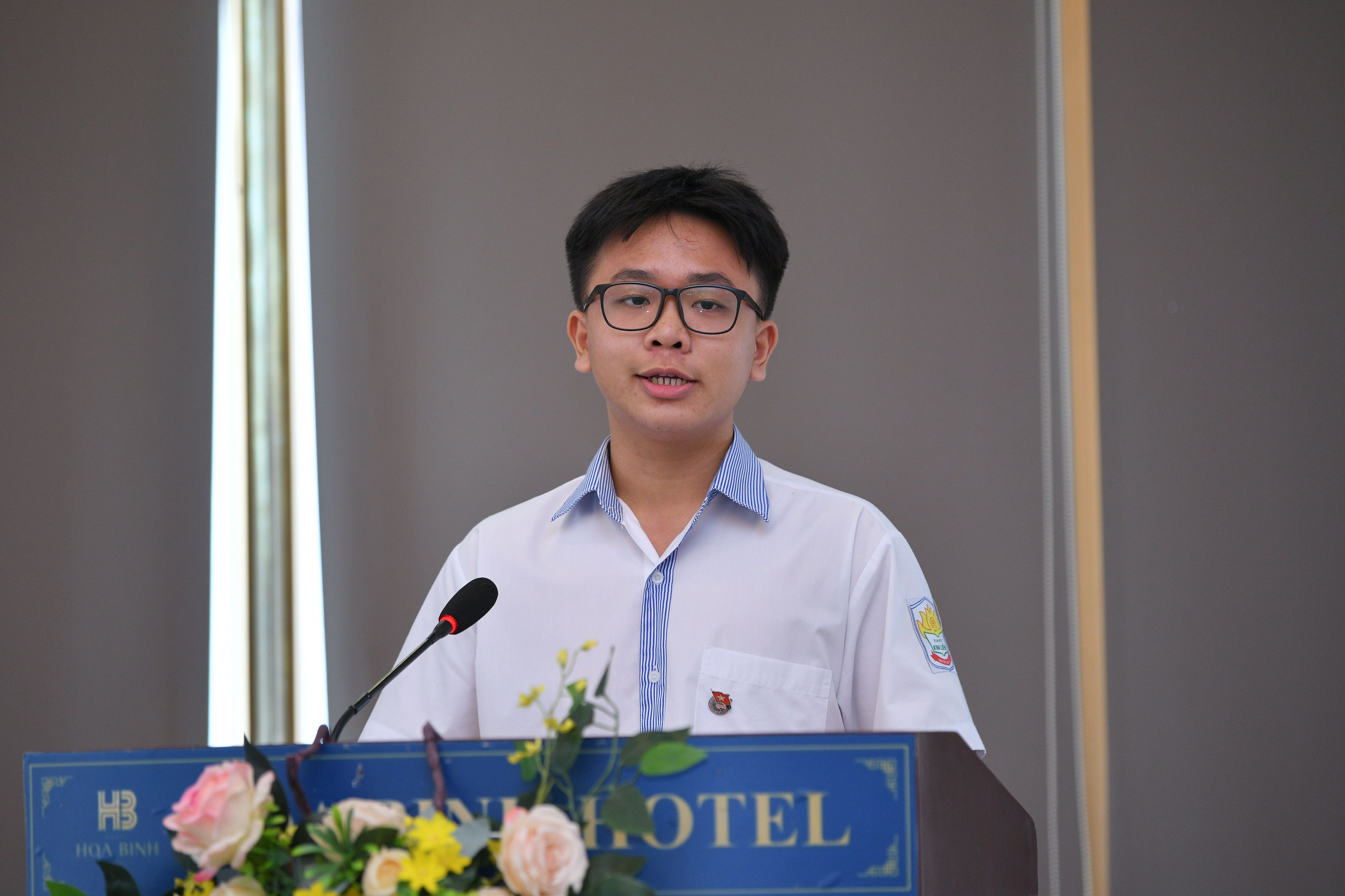 Em Nguyễn Đức Anh, học sinh Trường THPT Kim Liên (TP Hà Nội). Em Nguyễn Đức Anh, học sinh Trường THPT Kim Liên (TP Hà Nội).