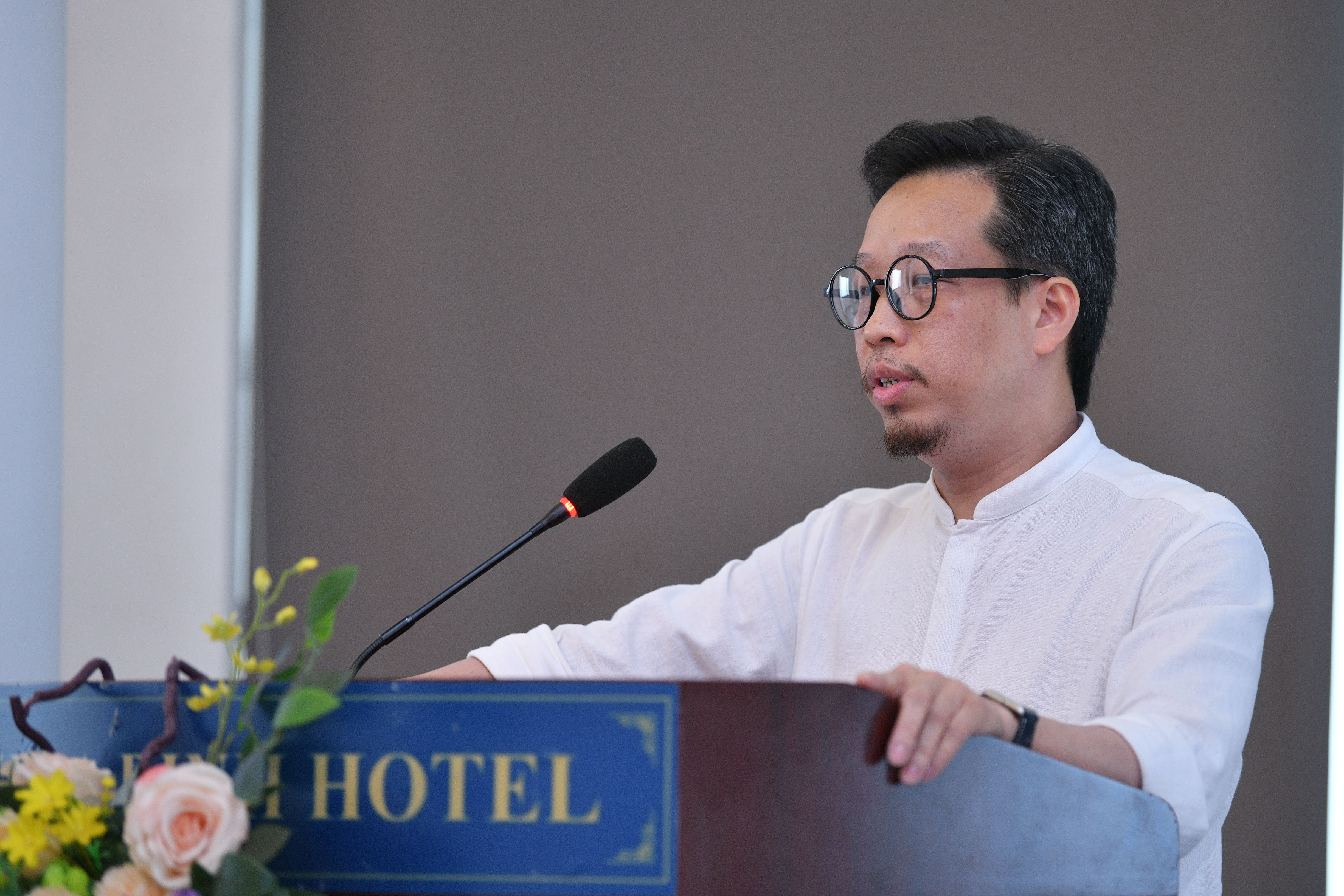 TS. Lê Trung Kiên - Phó Chánh Văn phòng Ban Tôn giáo Chính phủ. TS. Lê Trung Kiên - Phó Chánh Văn phòng Ban Tôn giáo Chính phủ.