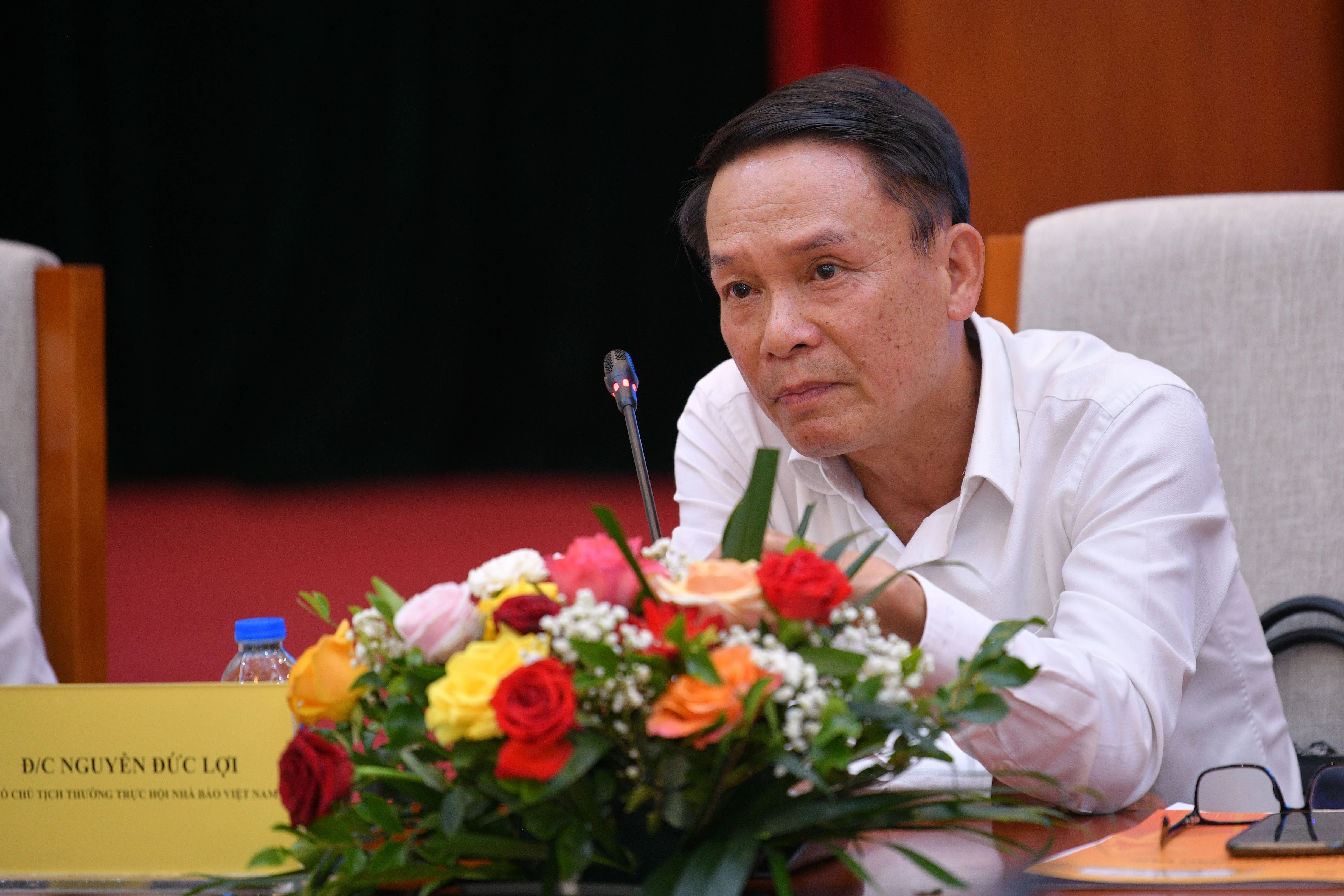 Ông Nguyễn Đức Lợi, Phó Chủ tịch thường trực Hội Nhà báo Việt Nam trả lời câu hỏi của phóng viên tại cuộc Họp báo.