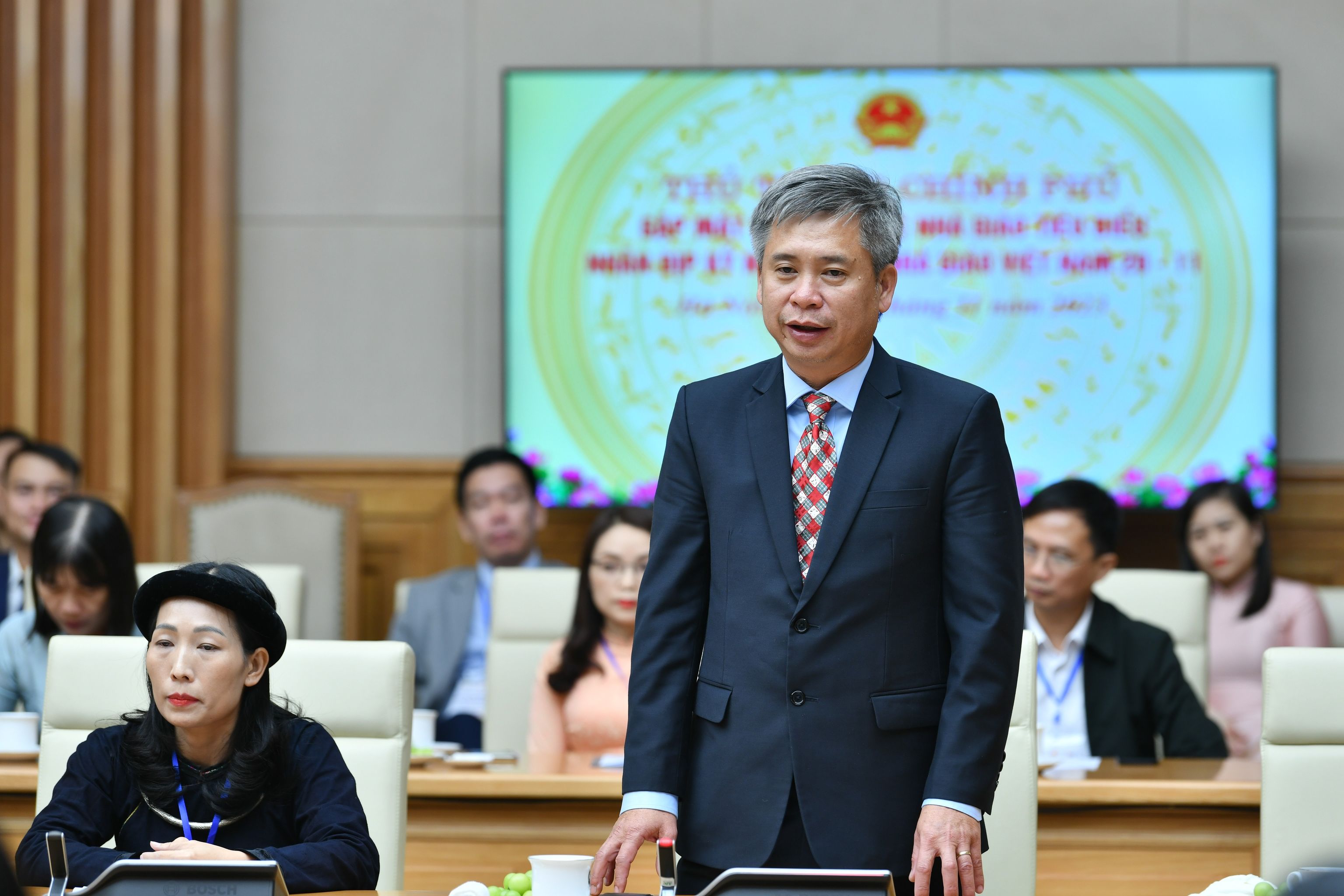 Thầy Lê Đình Kha, Hiệu trưởng Trường Cao đẳng Kỹ thuật Cao Thắng. Thầy Lê Đình Kha, Hiệu trưởng Trường Cao đẳng Kỹ thuật Cao Thắng.