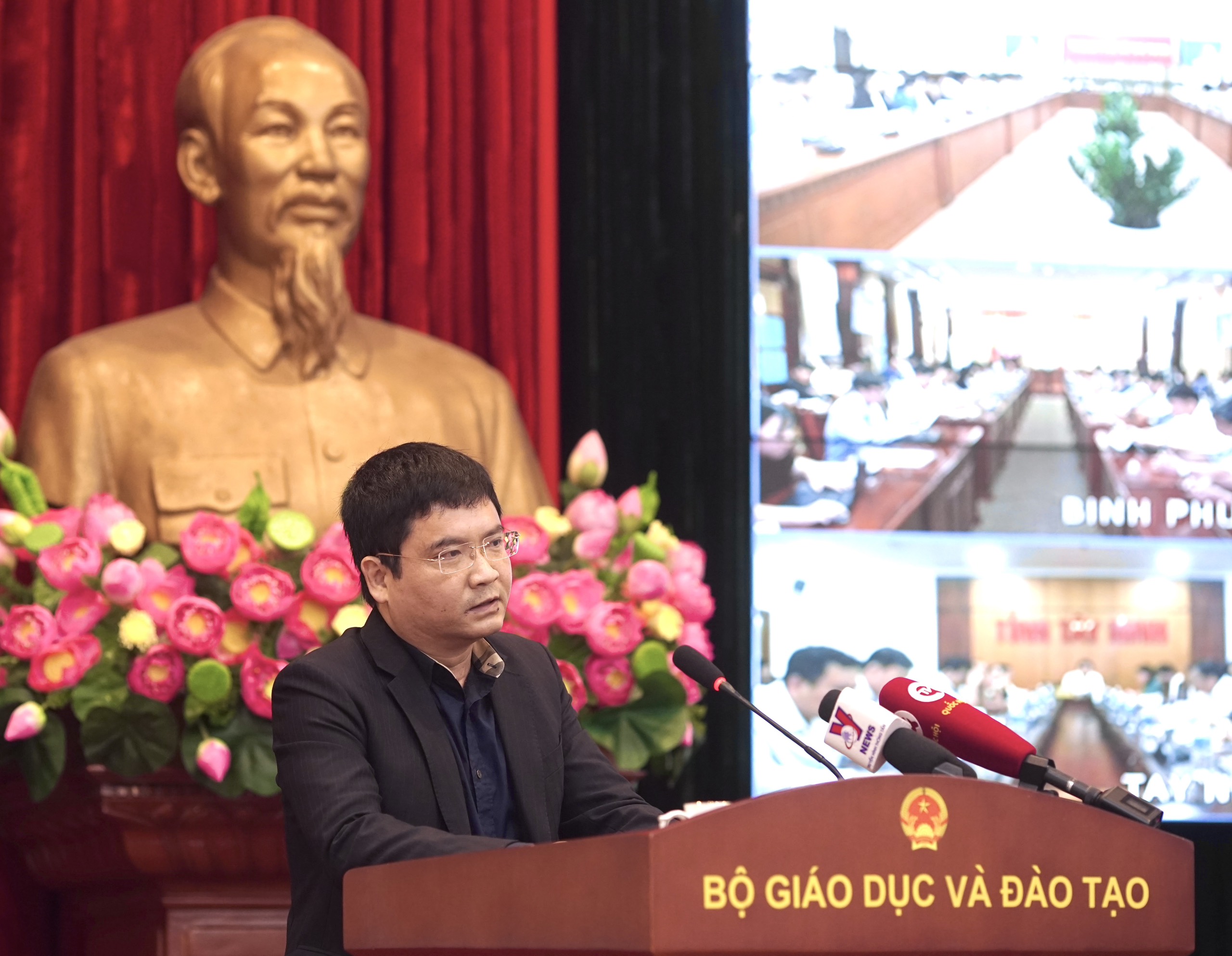 PGS.TS Đặng Hoài Bắc - Giám đốc Học viện Công nghệ Bưu chính Viễn thông. PGS.TS Đặng Hoài Bắc - Giám đốc Học viện Công nghệ Bưu chính Viễn thông.