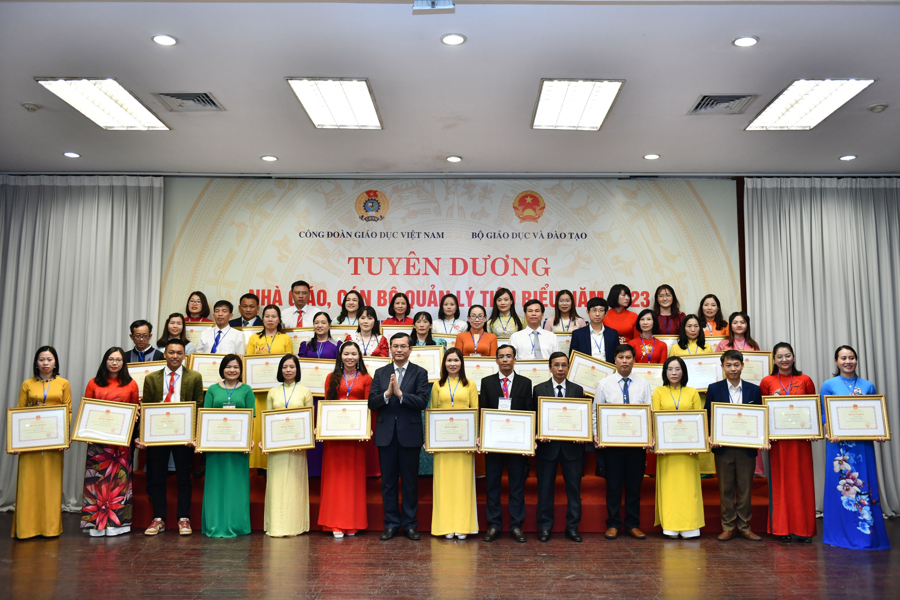 Tuyên dương nhà giáo, cán bộ quản lý tiêu biểu năm 2023 ảnh 28