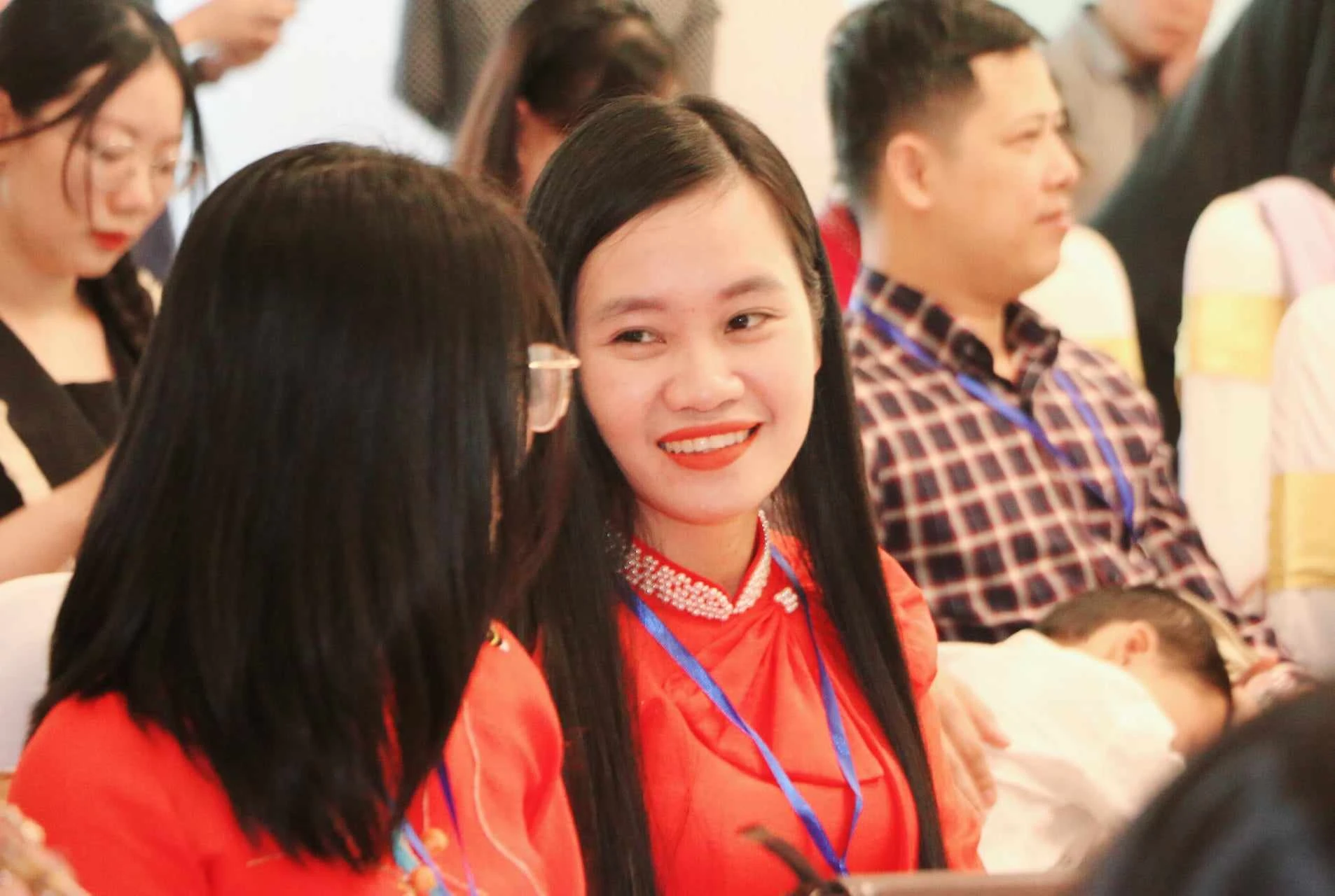 Niềm vui của các thầy cô giáo dự Lễ tuyên dương.