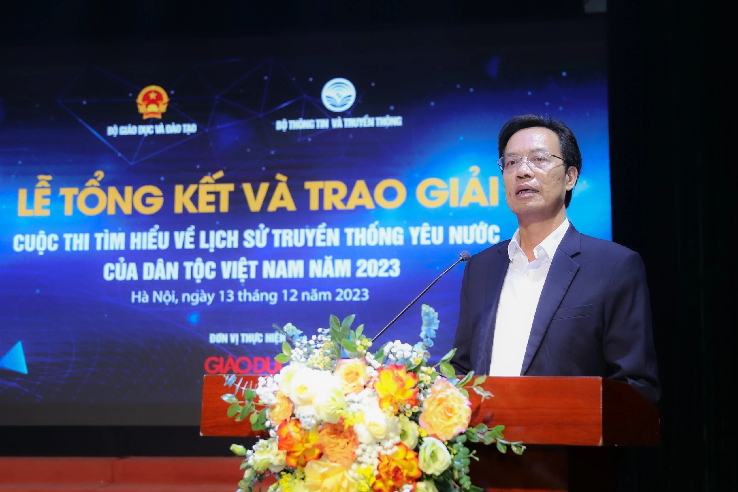 PGS.TS Nguyễn Danh Tiên - Viện trưởng Viện Lịch sử Đảng, Học viện Chính trị Quốc gia Hồ Chí Minh đánh giá đây là một cuộc thi vô cùng ý nghĩa. PGS.TS Nguyễn Danh Tiên - Viện trưởng Viện Lịch sử Đảng, Học viện Chính trị Quốc gia Hồ Chí Minh đánh giá đây là một cuộc thi vô cùng ý nghĩa.