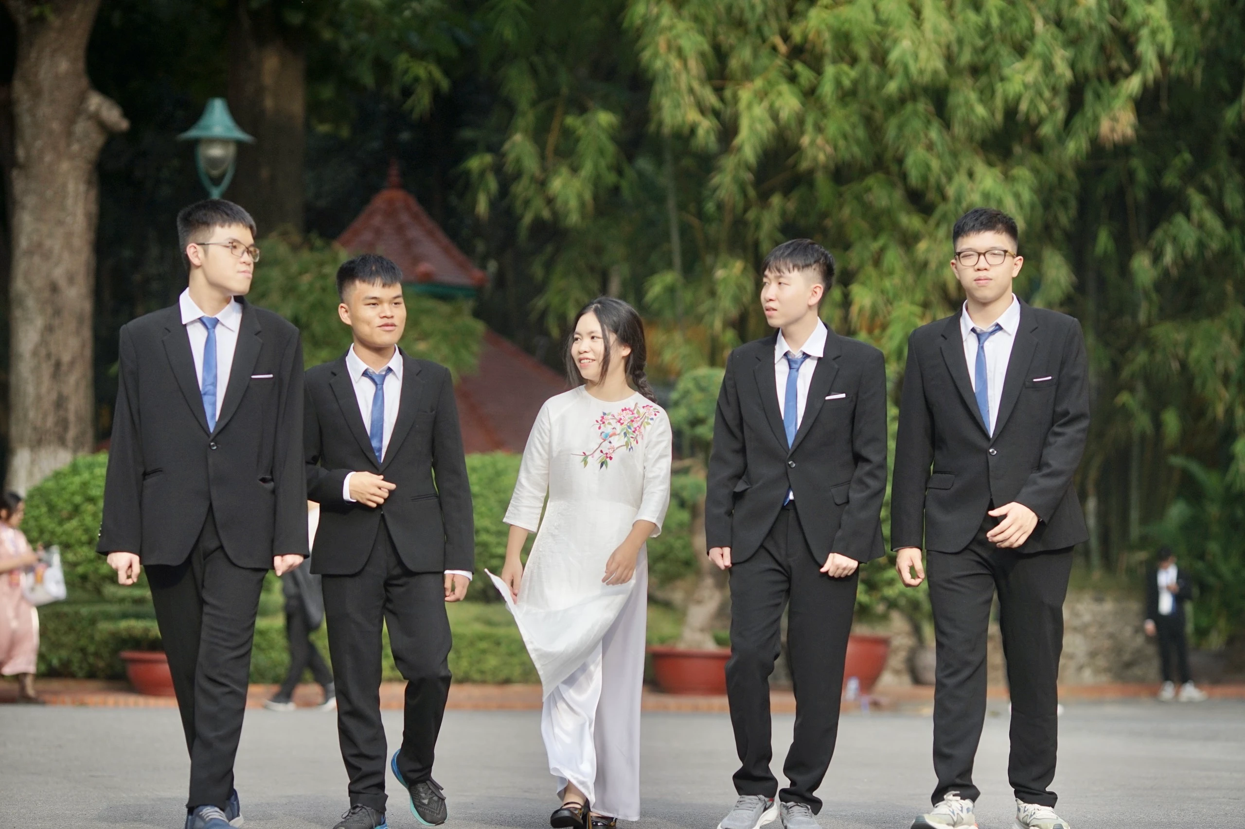 Các em học sinh tham dự buổi gặp mặt. Các em học sinh tham dự buổi gặp mặt.