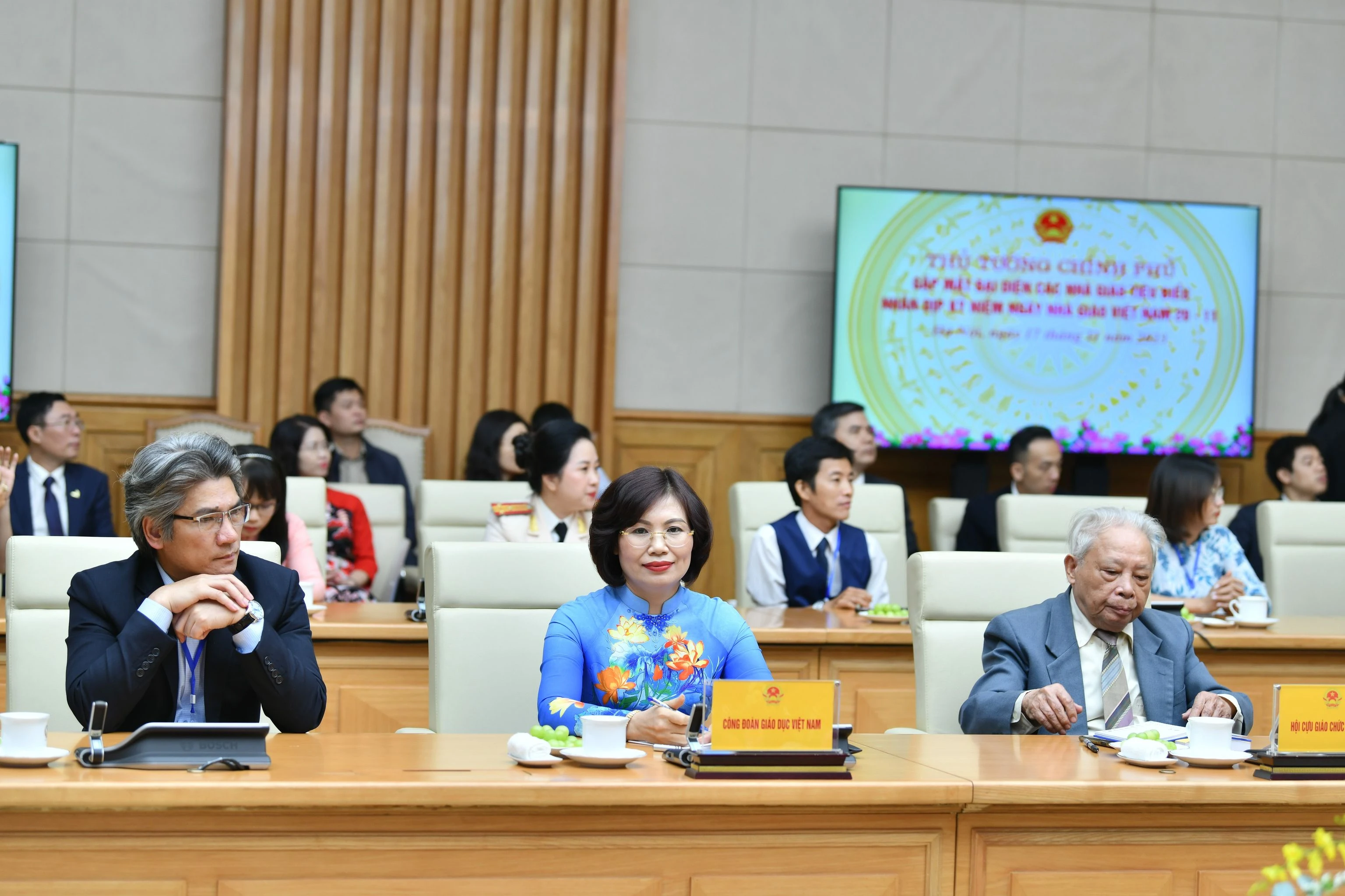 Các đại biểu dự buổi gặp mặt.