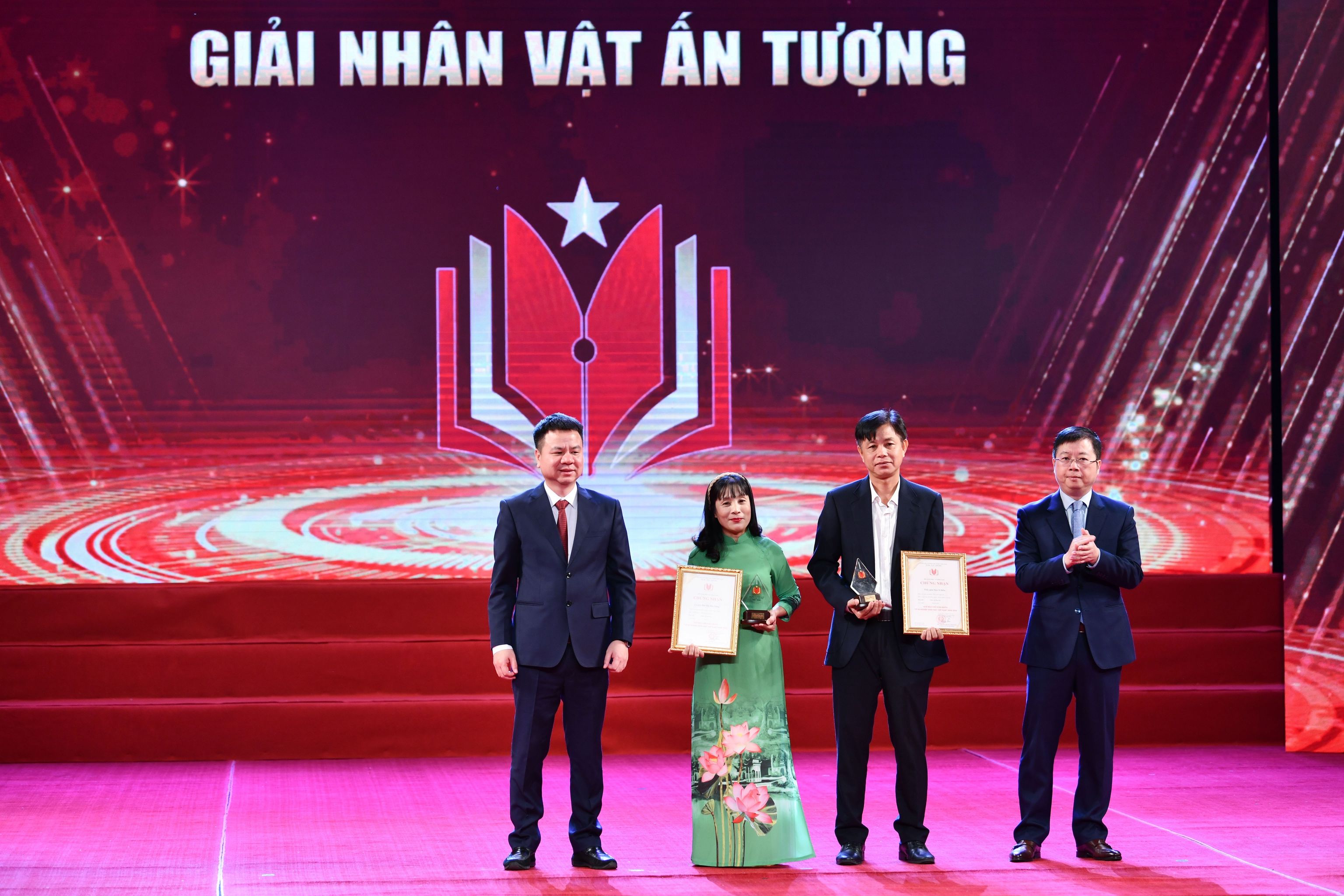 Lễ trao Giải báo chí toàn quốc 'Vì sự nghiệp Giáo dục Việt Nam' năm 2023 ảnh 22 Lễ trao Giải báo chí toàn quốc 'Vì sự nghiệp Giáo dục Việt Nam' năm 2023 ảnh 22
