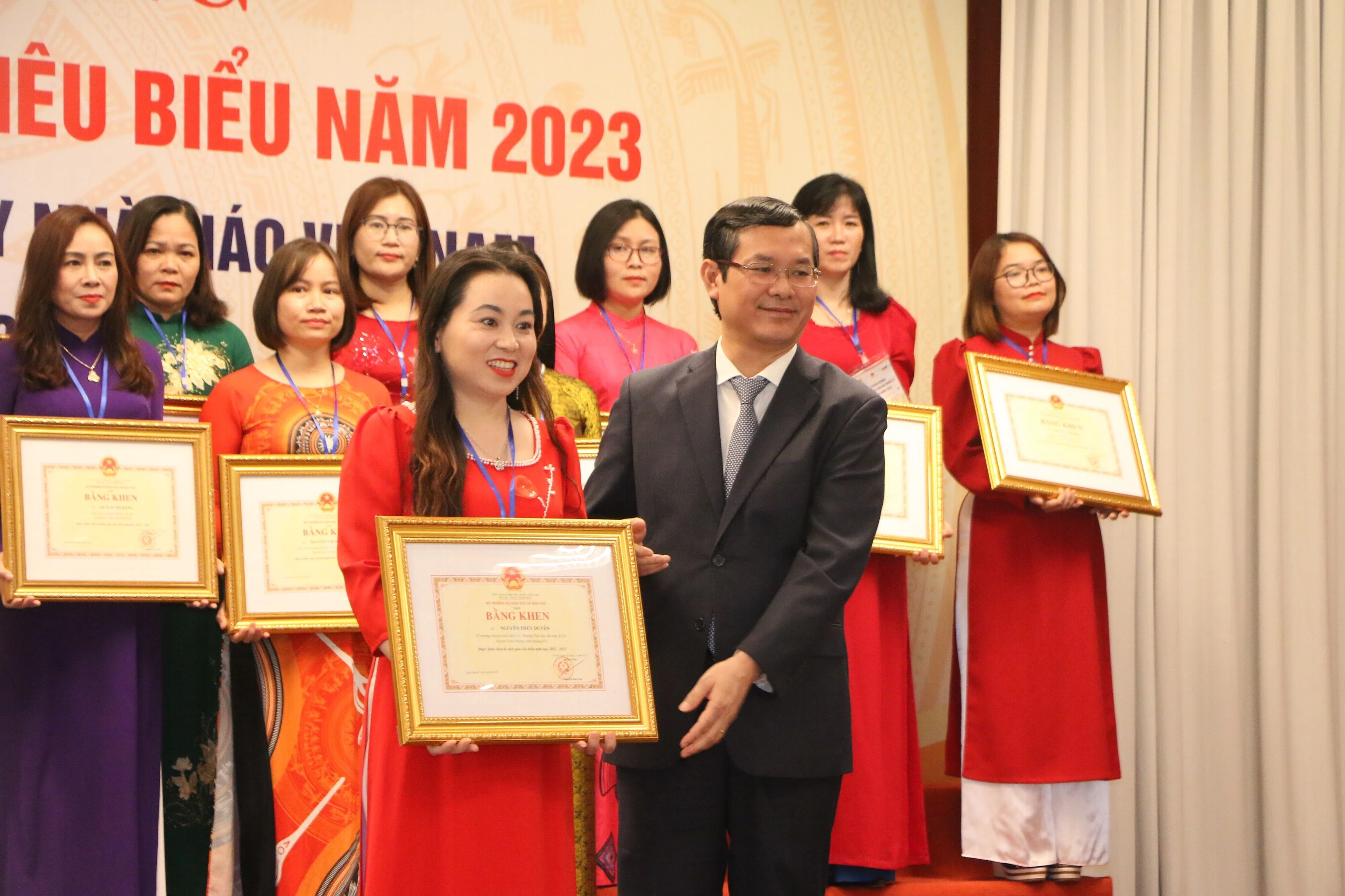 Tuyên dương nhà giáo, cán bộ quản lý tiêu biểu năm 2023 ảnh 27
