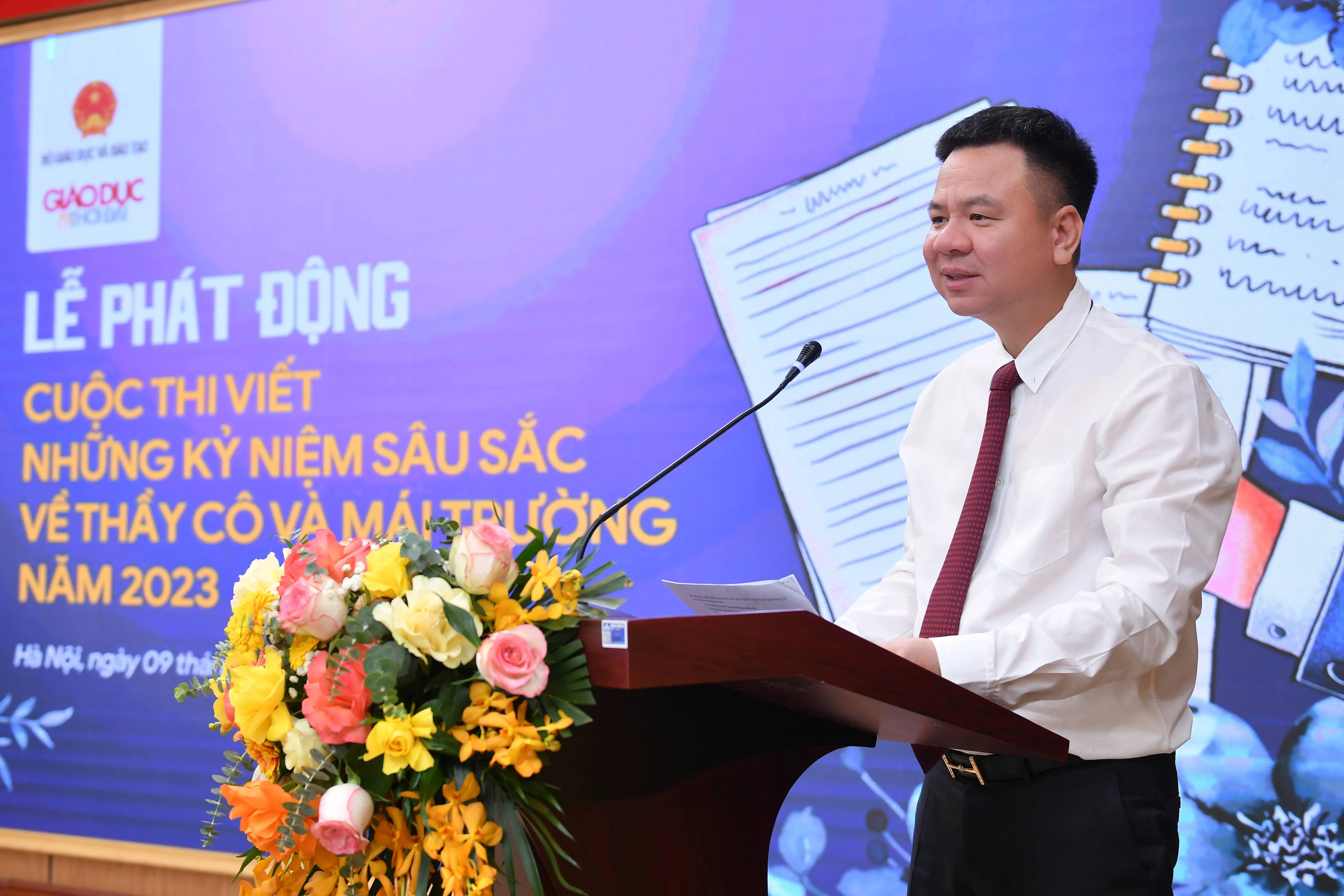 Nhà báo Triệu Ngọc Lâm, Tổng Biên tập Báo GD&amp;TĐ công bố thể lệ cuộc thi.