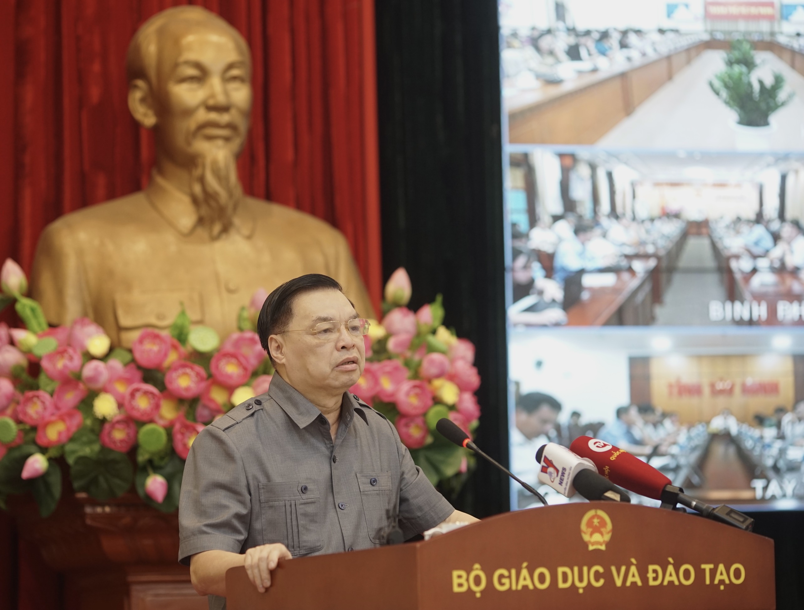 Ông Lê Mạnh Hùng - Phó Chủ tịch thường trực Hội khuyến học Việt Nam: Sau 10 năm thực hiện Nghị quyết 29, GD-ĐT đã có bước phát triển mạnh mẽ. Ông Lê Mạnh Hùng - Phó Chủ tịch thường trực Hội khuyến học Việt Nam: Sau 10 năm thực hiện Nghị quyết 29, GD-ĐT đã có bước phát triển mạnh mẽ.