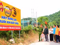 Những tấm pano tuyên truyền phòng chống ma túy ở Thanh Hóa. Ảnh: Đình Hợp.