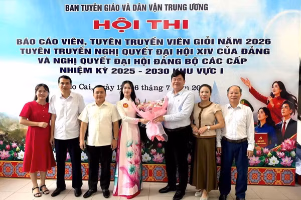 Giáo viên Phú Thọ vào chung khảo toàn quốc Hội thi Báo cáo viên giỏi