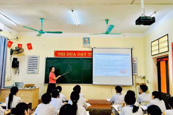 Trường THCS Phú Hộ (phường Phong Châu) đẩy mạnh chuyển đổi số trong dạy và học.
