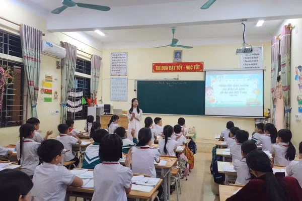 Trường Tiểu học Nguyệt Đức (xã Nguyệt Đức) đẩy mạnh ứng dụng công nghệ số trong dạy và học.