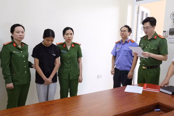 Nữ sinh bị khởi tố liên quan đến vụ nữ sinh bị hành hung tại Trường Việt - Xô số 1. (Ảnh: Công an tỉnh Phú Thọ cung cấp).