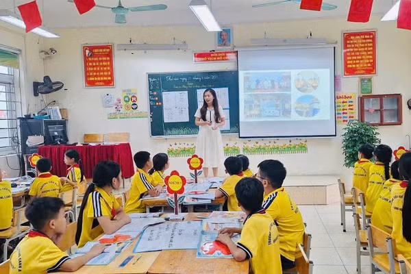 Trường Tiểu học Hương Canh A ứng dụng công nghệ số vào giảng dạy.