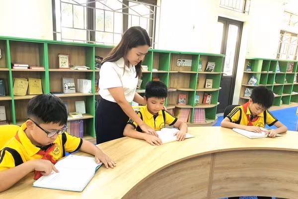 Cô Nguyễn Thị Đoàn tận tâm với học trò.