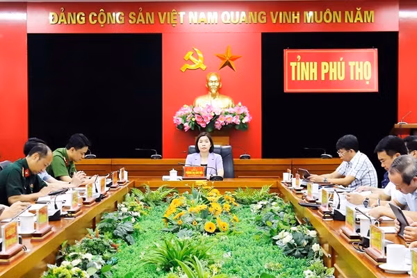 Các đại biểu dự hội nghị tại điểm cầu tỉnh Phú Thọ. (ảnh: Huyền Trang)