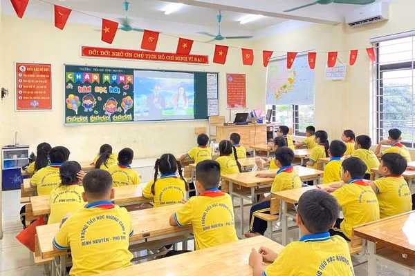 Trường Tiểu học Bình Nguyên 1 tăng cường ứng dụng công nghệ trong dạy học, góp phần thúc đẩy chuyển đổi số giáo dục.