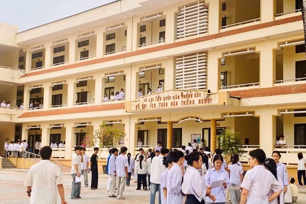 Phú Thọ chốt lộ trình hoàn thành sắp xếp các trường học công lập