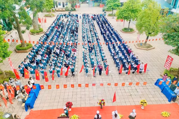 Trường THCS Vĩnh Lại (xã Bản Nguyên) xanh, sạch, đẹp.