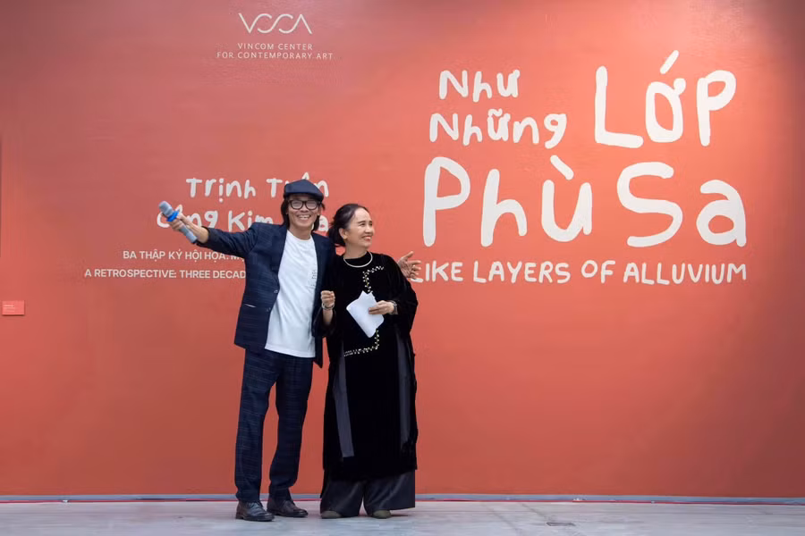 Triển lãm 'Như những lớp phù sa' giới thiệu 100 tác phẩm sơn mài.