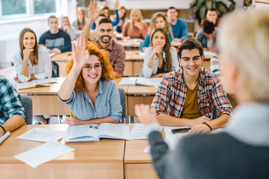 Sinh viên Mỹ ưu tiên ổn định và tự do học thuật.