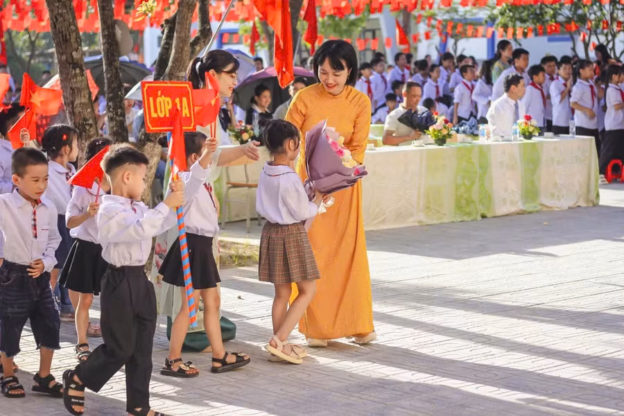 bon-the-he-cung-giu-lua-nghe-giao-1.jpg